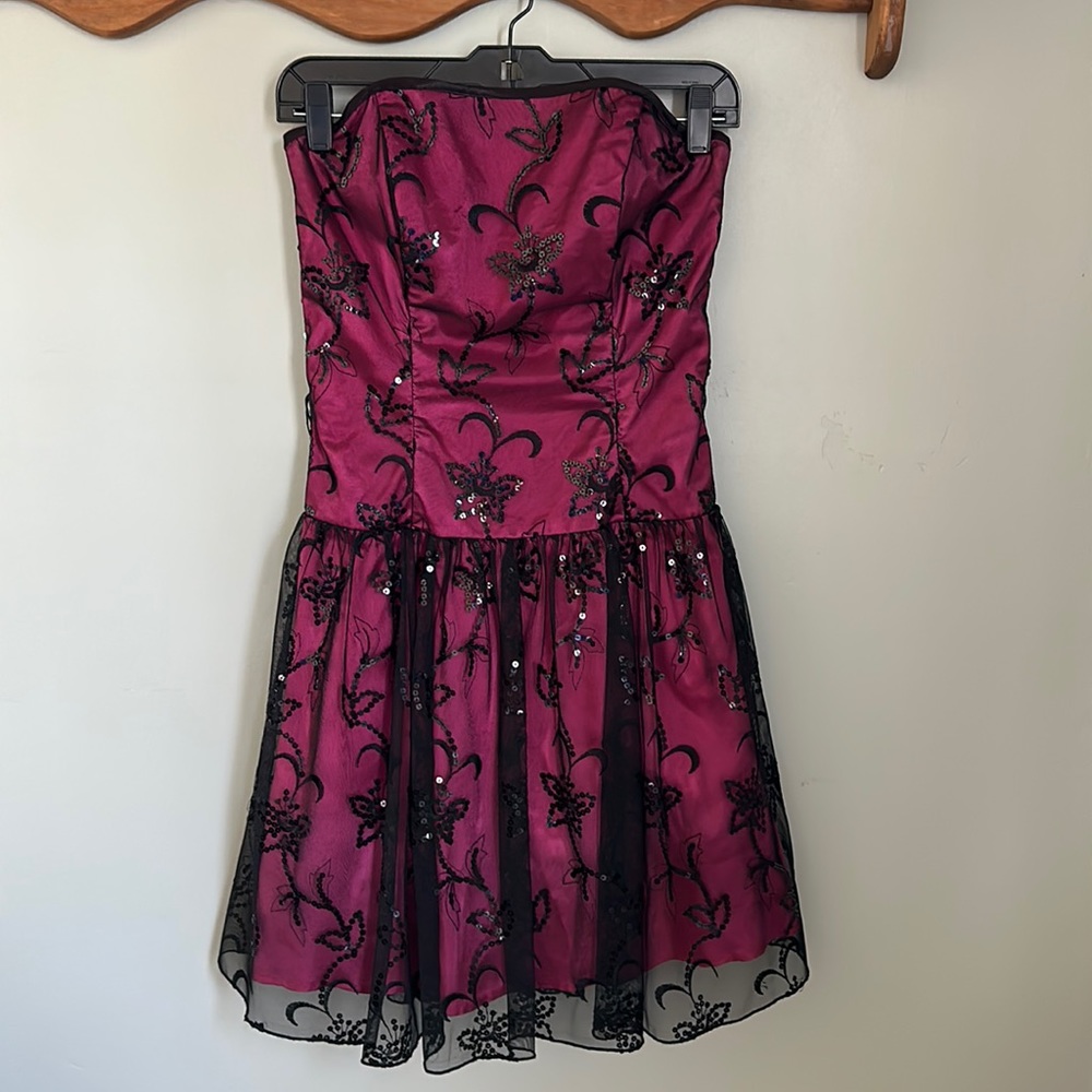Windsor Strapless Sequin Dress 7/8